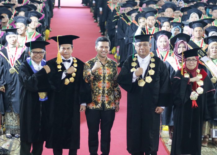 Wakil Gubernur Jawa Timur Harapkan Wisudawan Kembangkan Potensi Diri Hadapi Digitalisasi