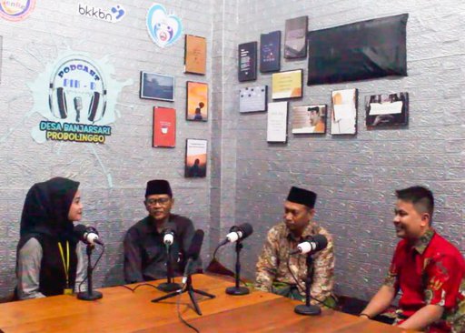 PELATIHAN BATIK DAN PODCAST, PENGEMBANGAN EKONOMI PKK DAN KREATIFITAS REMAJA BANJARSARI