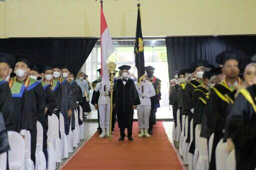 Wisuda UPN Jatim