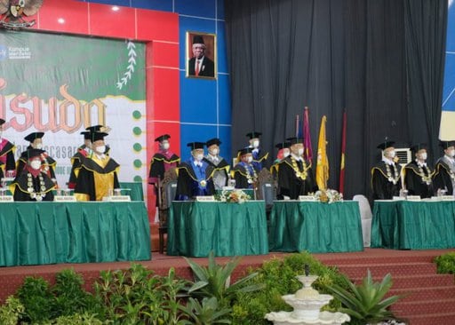 UPNVJT Bangga 51 Persen Wisudawan Berpredikat Cumlaude