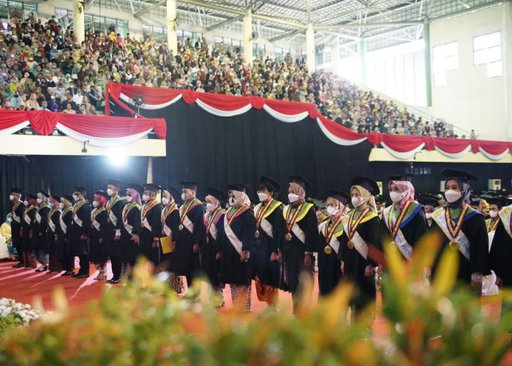 UPN Veteran Jawa Timur Gelar Wisuda Full Luring, 621 Wisudawan Berpredikat Cumlaude