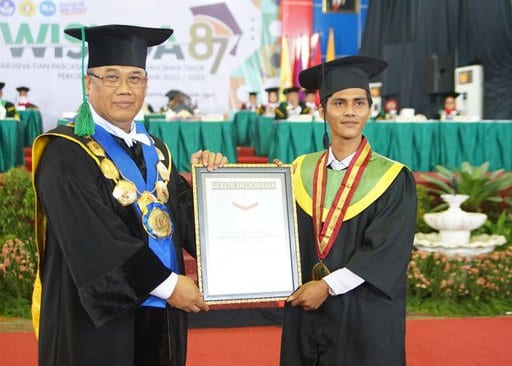 432 Wisudawan Raih Cumlaude dan Pecahkan Rekor MURI Kategori Prestasi Capaian Terbanyak, Hiasi Kemeriahan WISUDA 87 UPN Veteran Jawa Timur