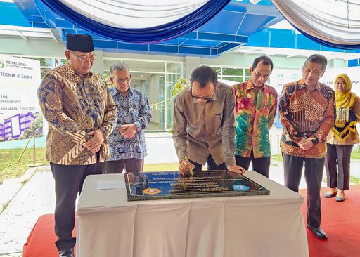 Dirjen Dikti Resmikan Gedung Kuliah Bersam Fakultas Teknik dan Sains