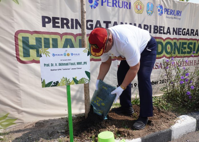 Kolaborasi dengan PERURI, UPN Jatim Tanam 500 Pohon dalam Peringatan Hari Bela Negara